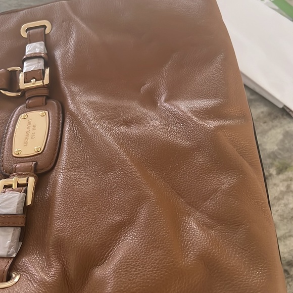 Michael Kors Hamilton Tote in Acorn - Picture 2 of 4